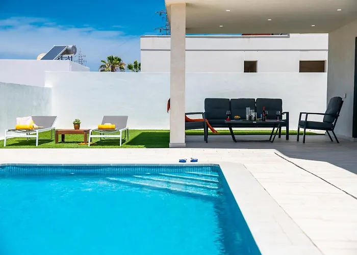 Shasya With Air Conditioning Вілла