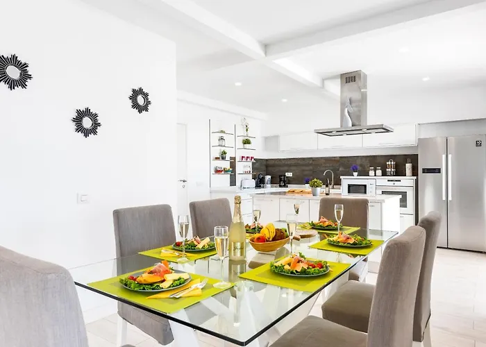 Shasya With Air Conditioning Адехе