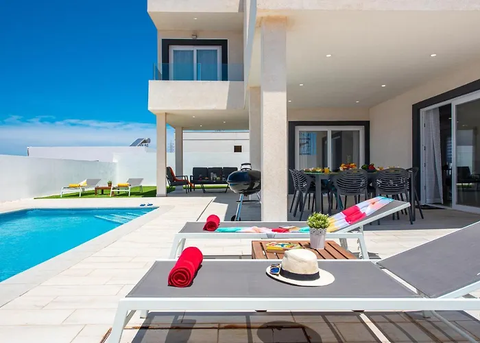 Shasya With Air Conditioning Вілла