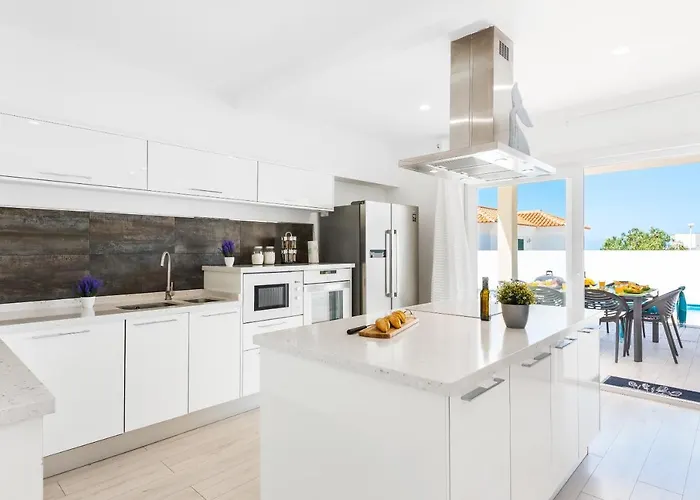 Вілла Shasya With Air Conditioning Адехе