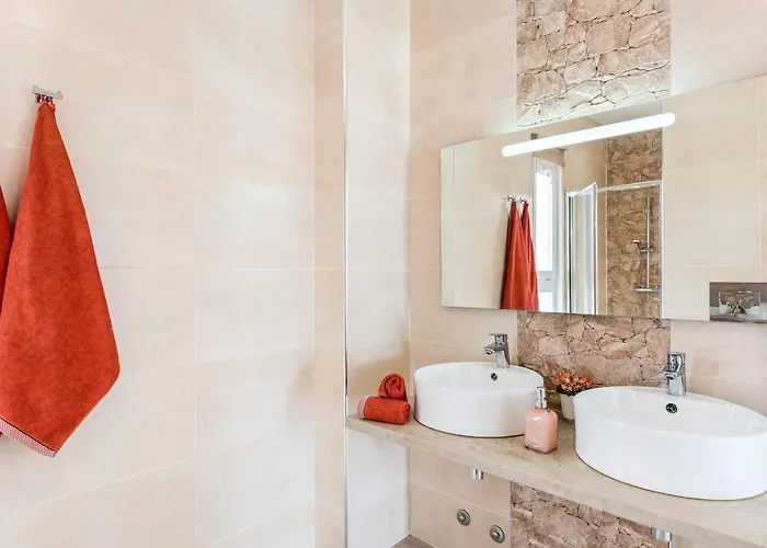 Вілла Shasya With Air Conditioning Адехе