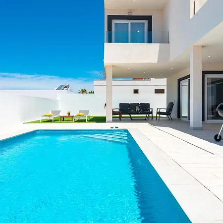 Shasya With Air Conditioning Villa *