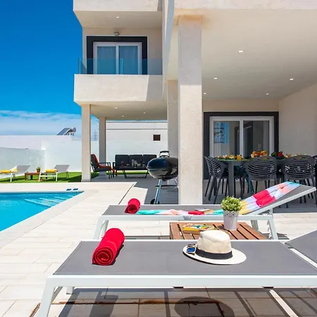 Shasya With Air Conditioning Villa